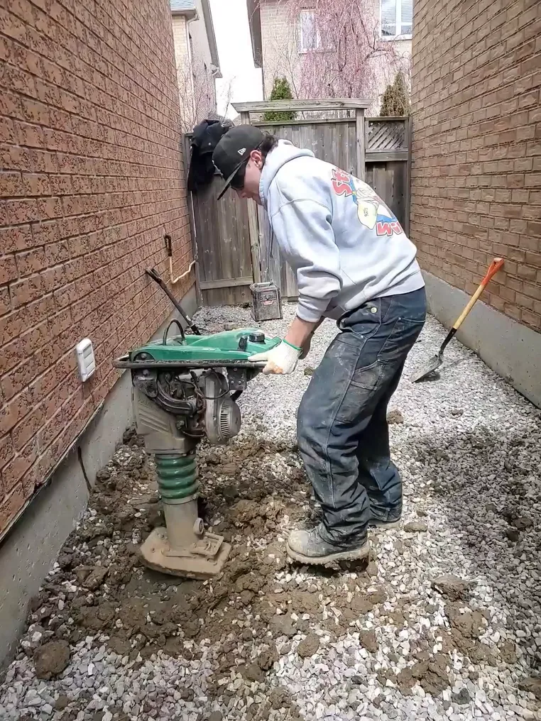 709 Contractors crew on site